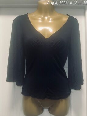 Forever 21 Black V-Neck Long Sleeve Top (Bin 6-007)